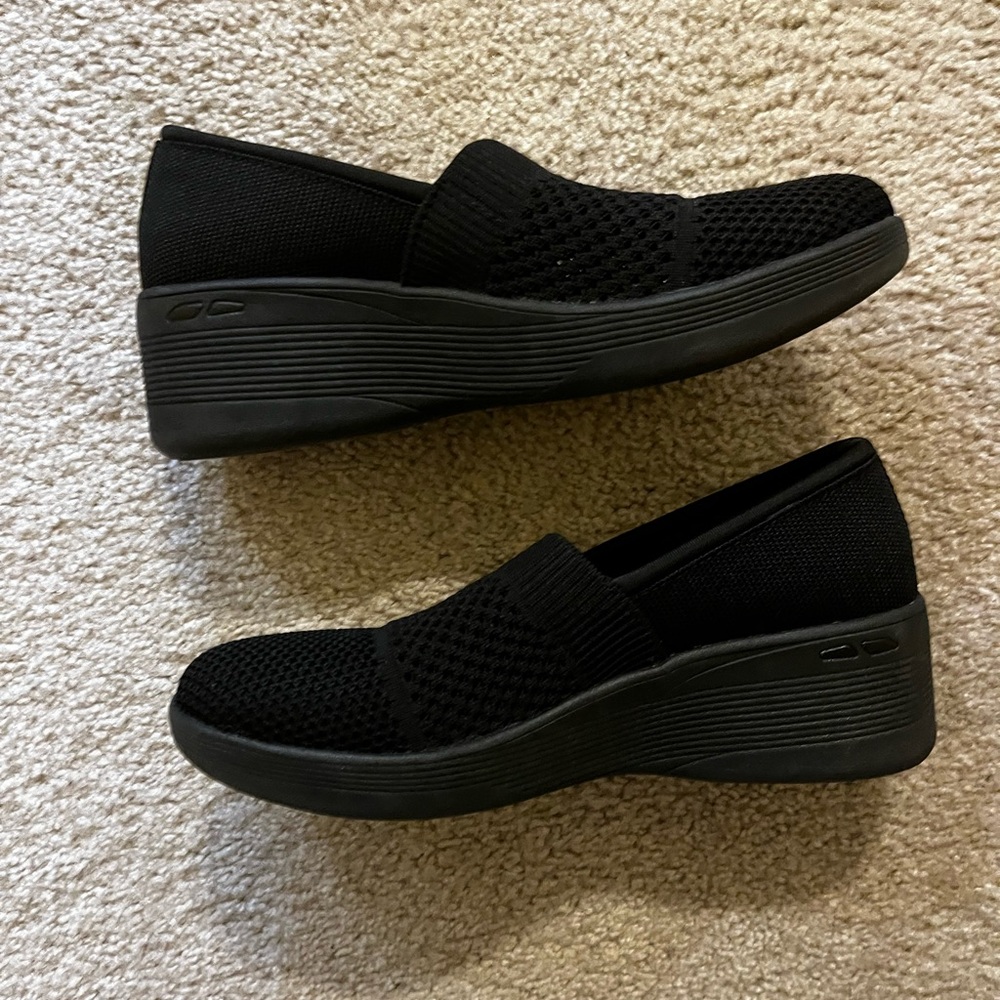 Skechers women’s Slip-On Shoes-sz 7.5